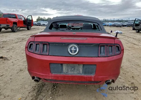 2013 Ford Mustang z USA, uszkodzony, nr VIN 1ZVBP8EM6D5218349